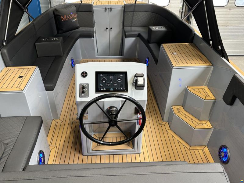 Maxima 840 Tender