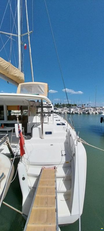 Lagoon 39