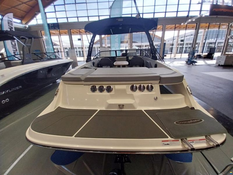 Bayliner V22i