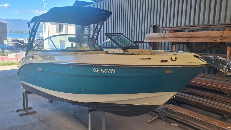 Sea Ray SLX 260 Surf