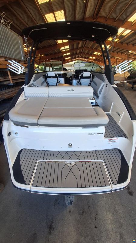 Sea Ray SLX 260 Surf