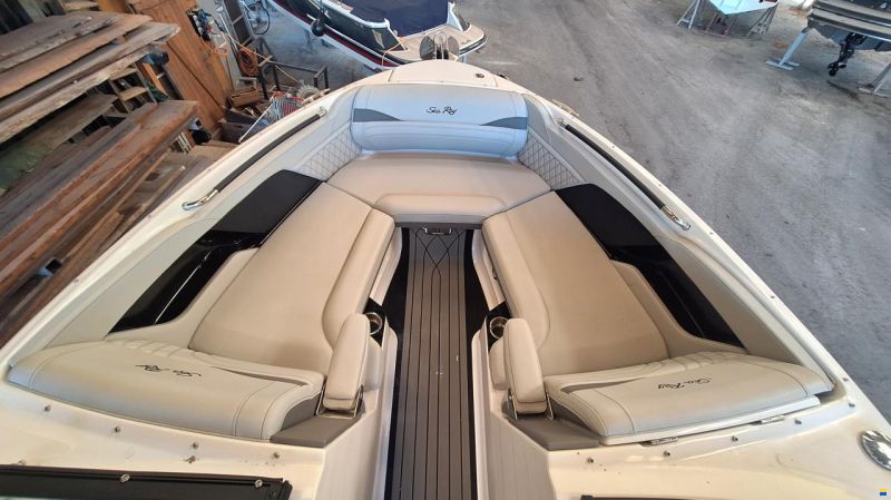 Sea Ray SLX 260 Surf