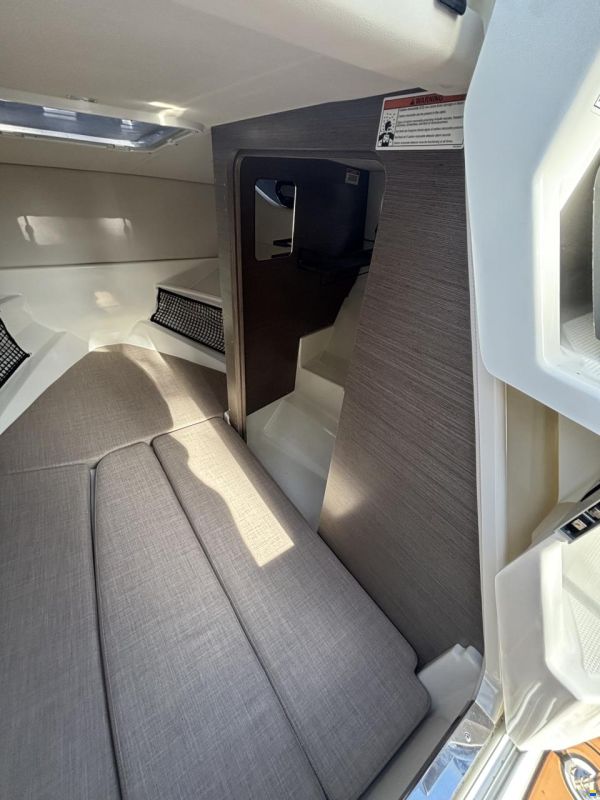 Bayliner VR 6 Cuddy OE