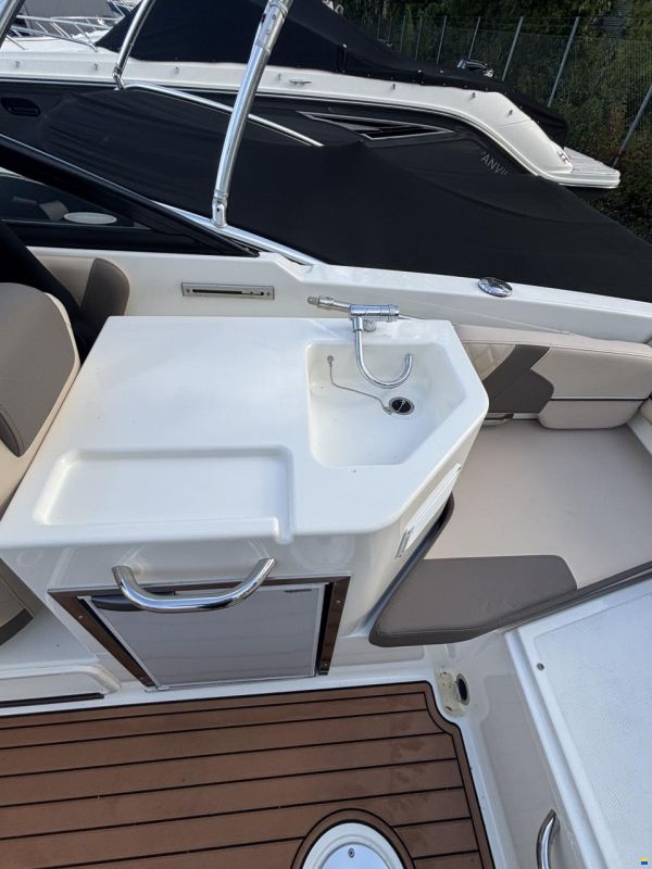 Bayliner VR 6 Cuddy OE