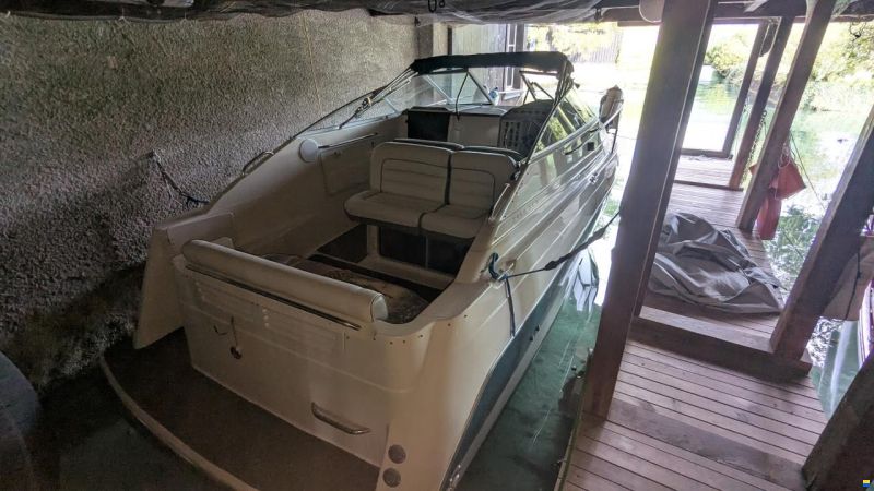 Maxum 2400SCR