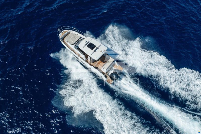Jeanneau Cap Camarat 10.5 WA II