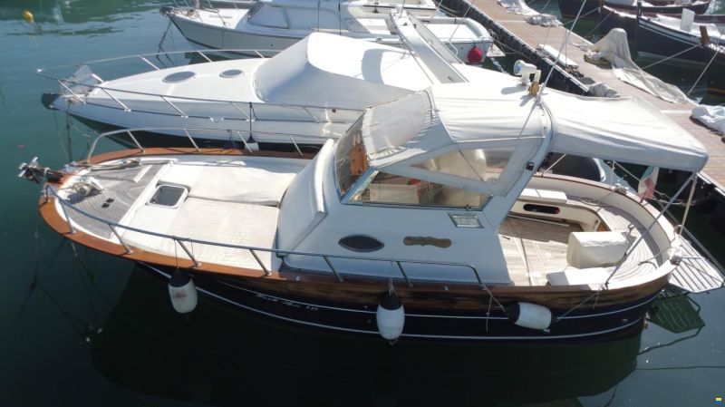 Fratelli Aprea 750 Semicabinato Bimotore