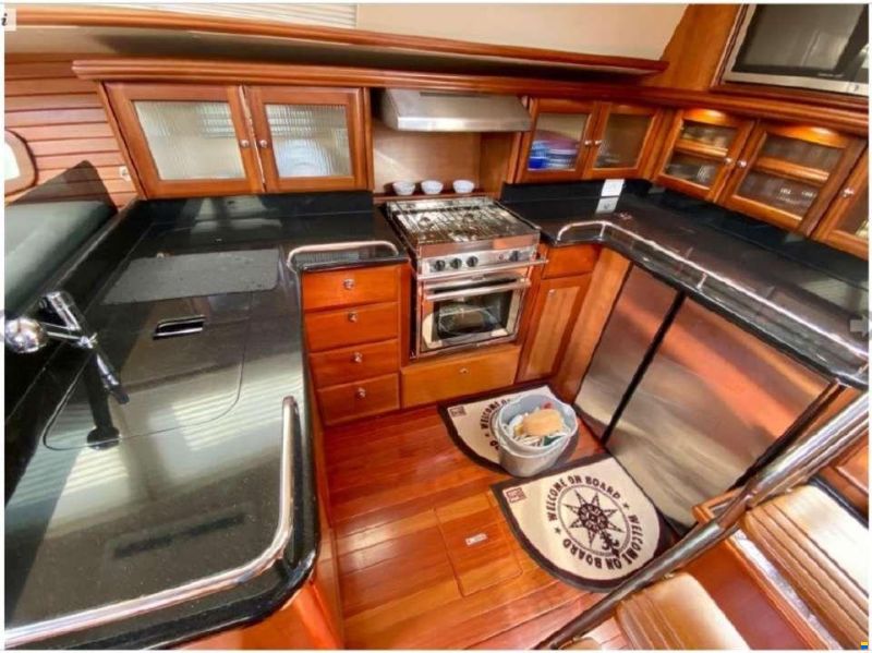 Hunter 50 Centercockpit