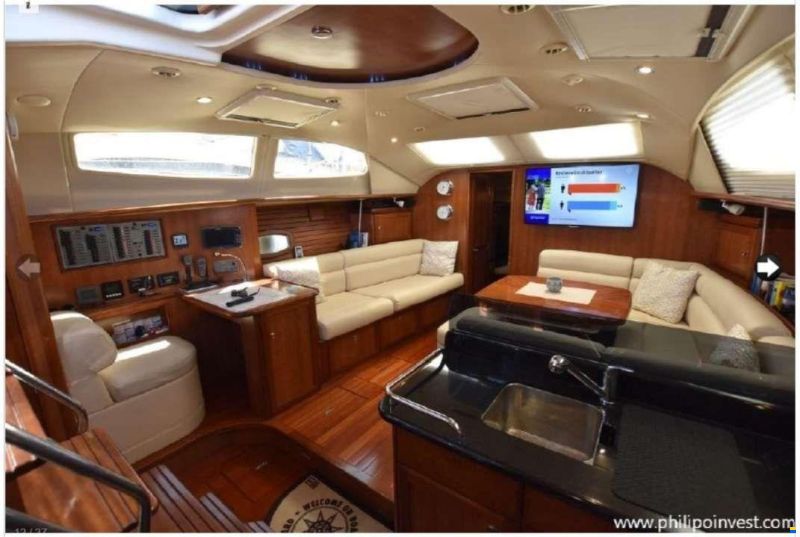Hunter 50 Centercockpit
