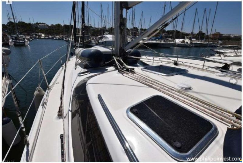 Hunter 50 Centercockpit