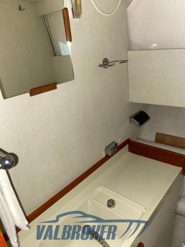 Fjord 32 cabin