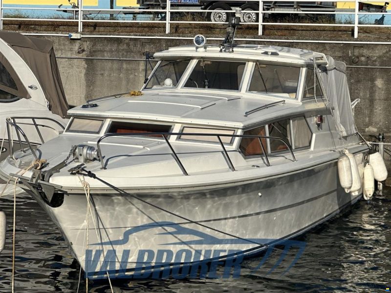Fjord 32 cabin