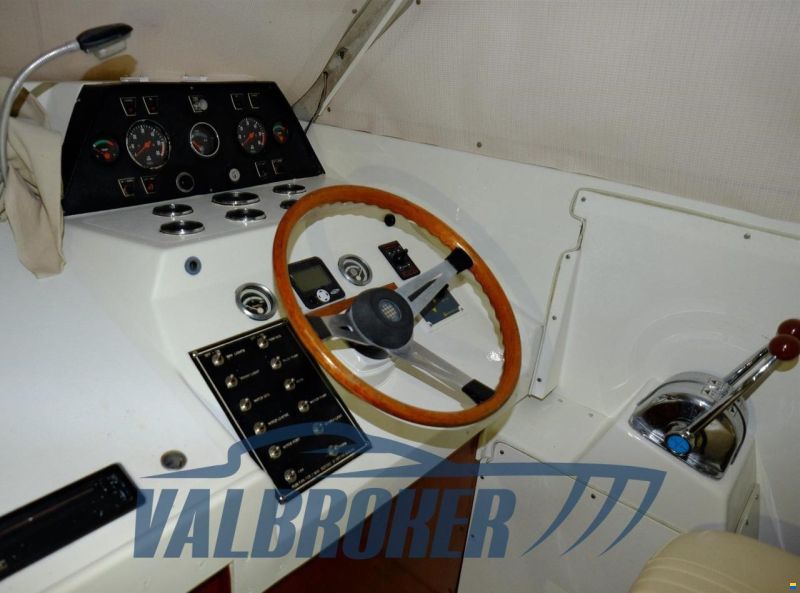 Fjord 32 cabin
