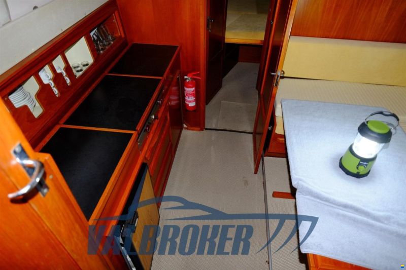 Fjord 32 cabin