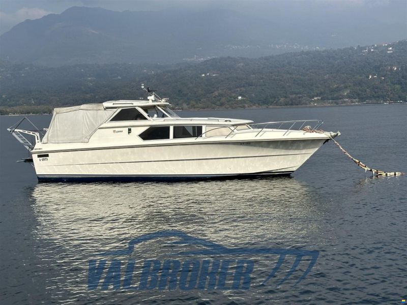 Fjord 32 cabin