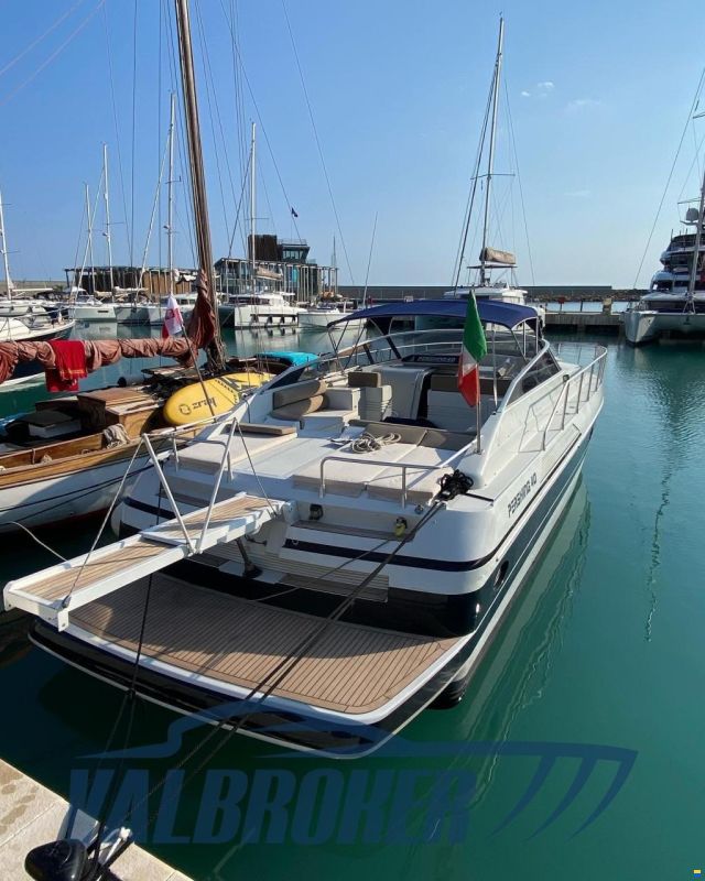 Pershing 40