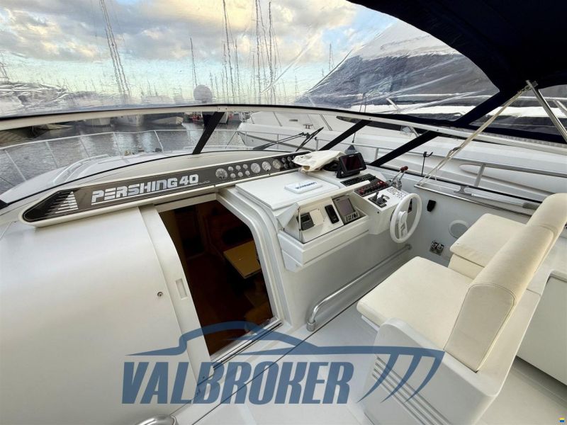 Pershing 40