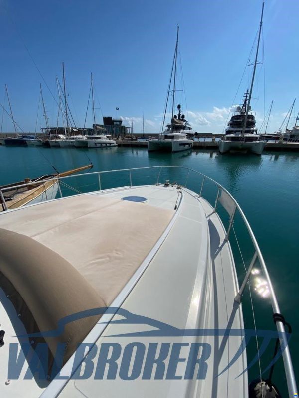 Pershing 40