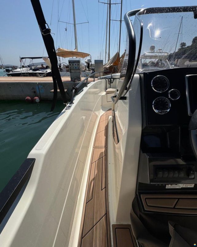 Quicksilver Active 805