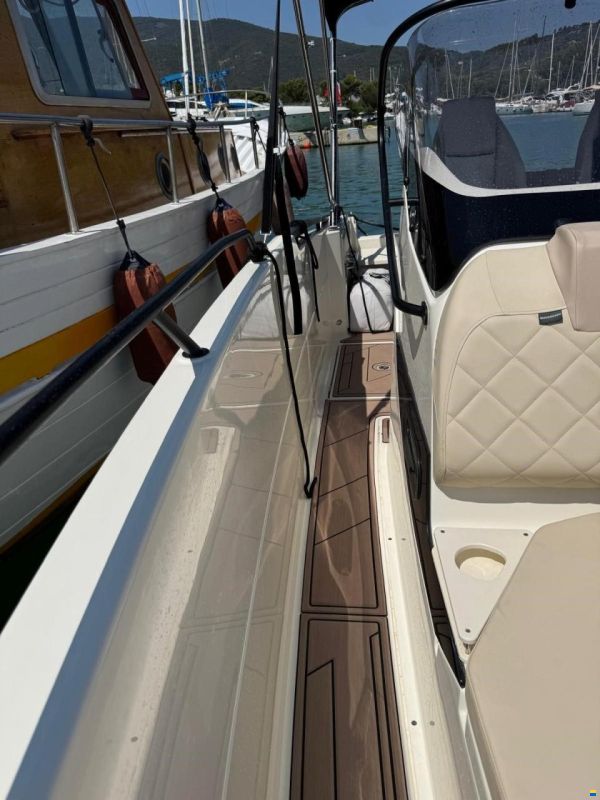 Quicksilver Active 805