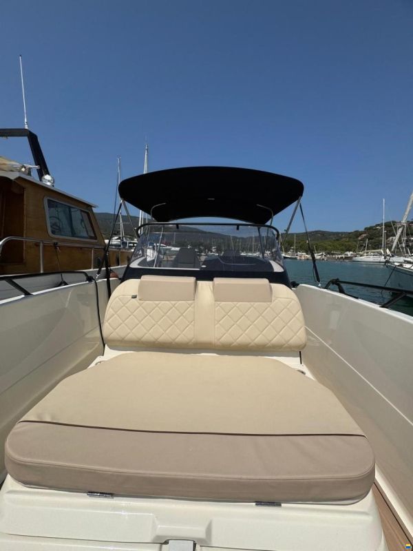 Quicksilver Active 805