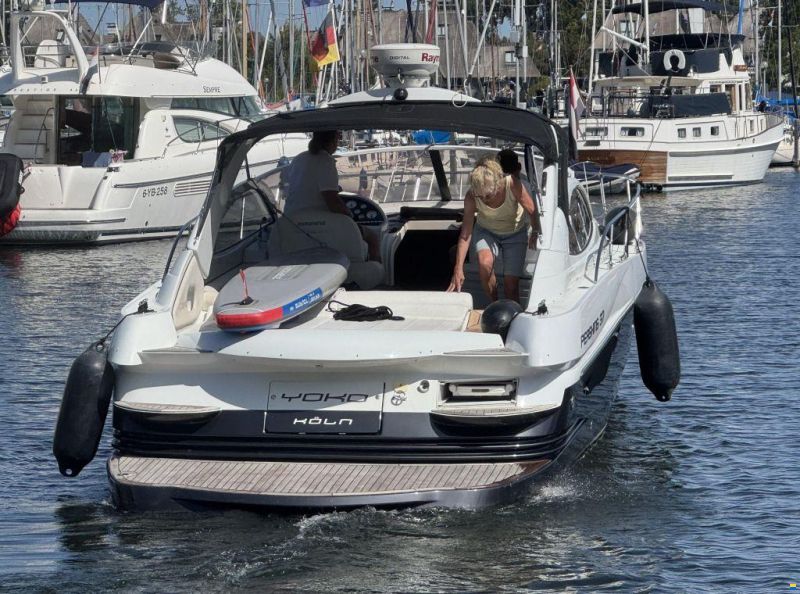 Pershing 37