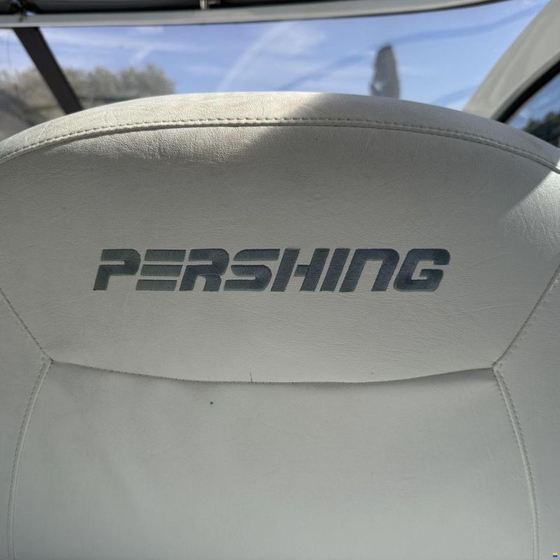 Pershing 37