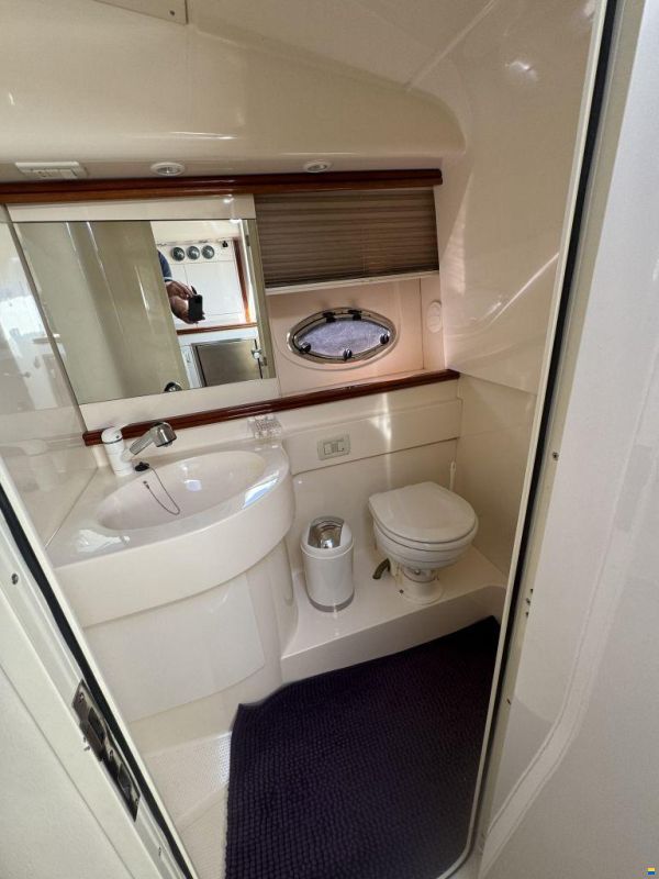 Pershing 37