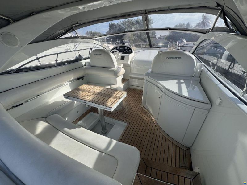 Pershing 37