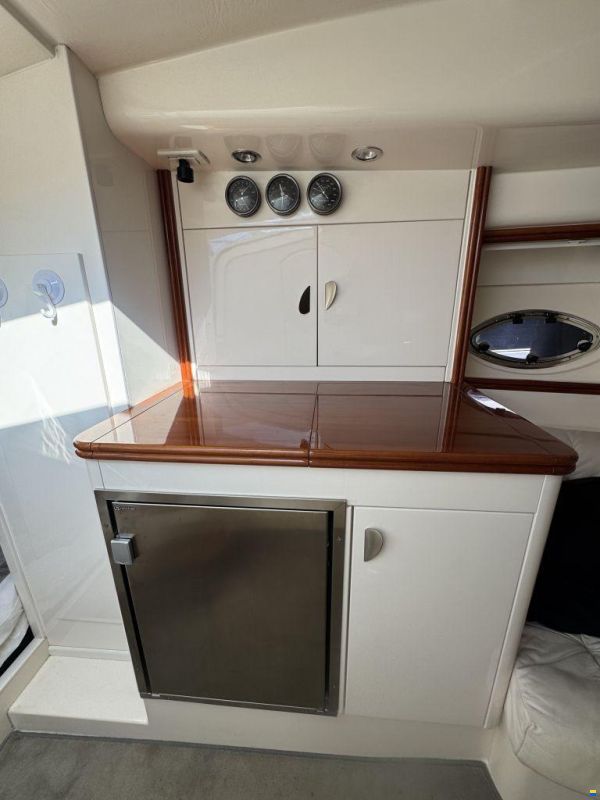 Pershing 37