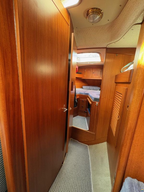 Hallberg-Rassy 352