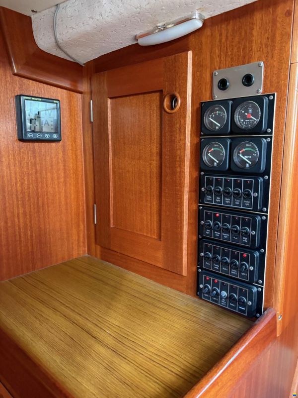 Hallberg-Rassy 352