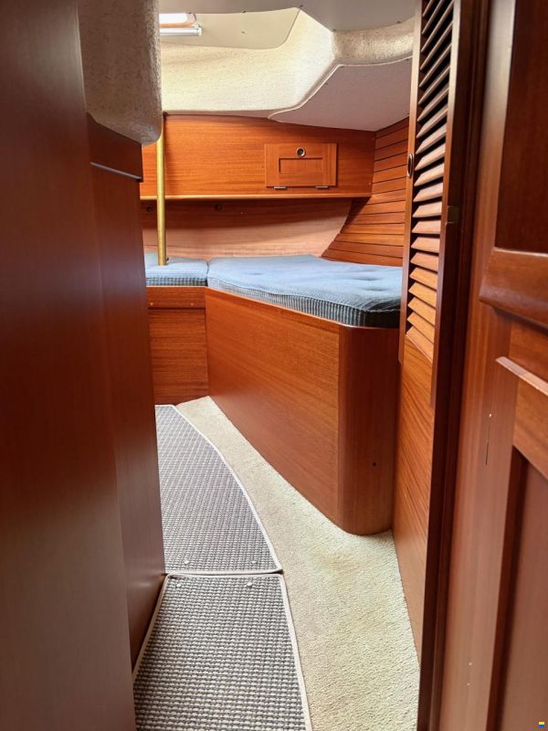 Hallberg-Rassy 352