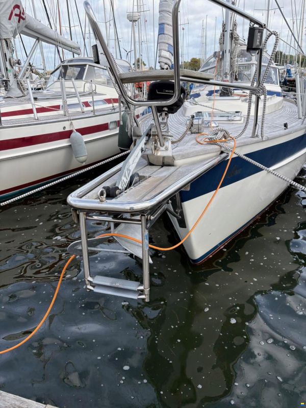 Hallberg-Rassy 352