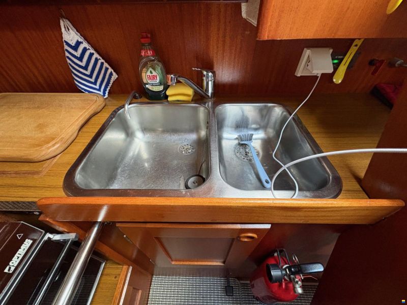 Hallberg-Rassy 352