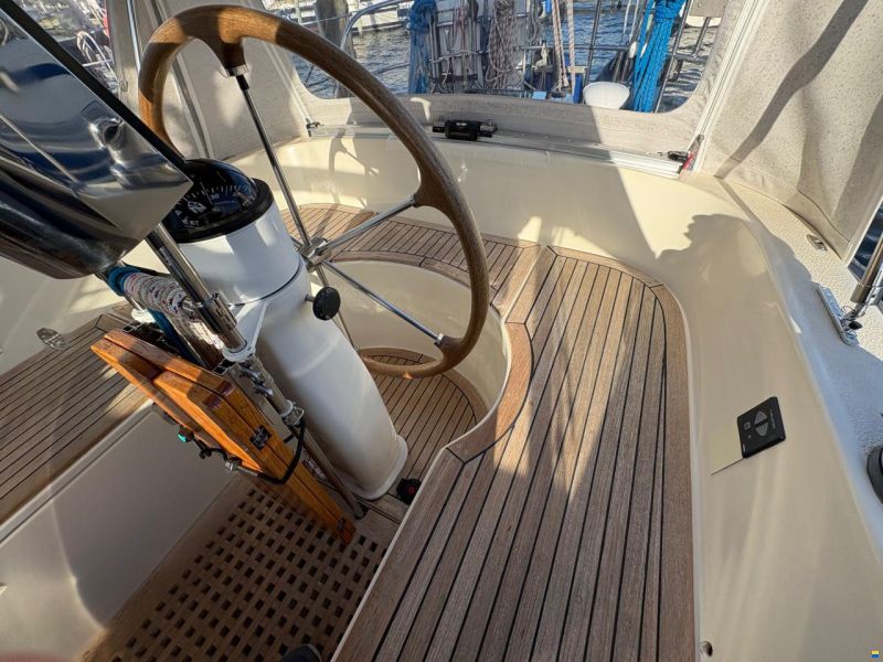 Hallberg-Rassy 352