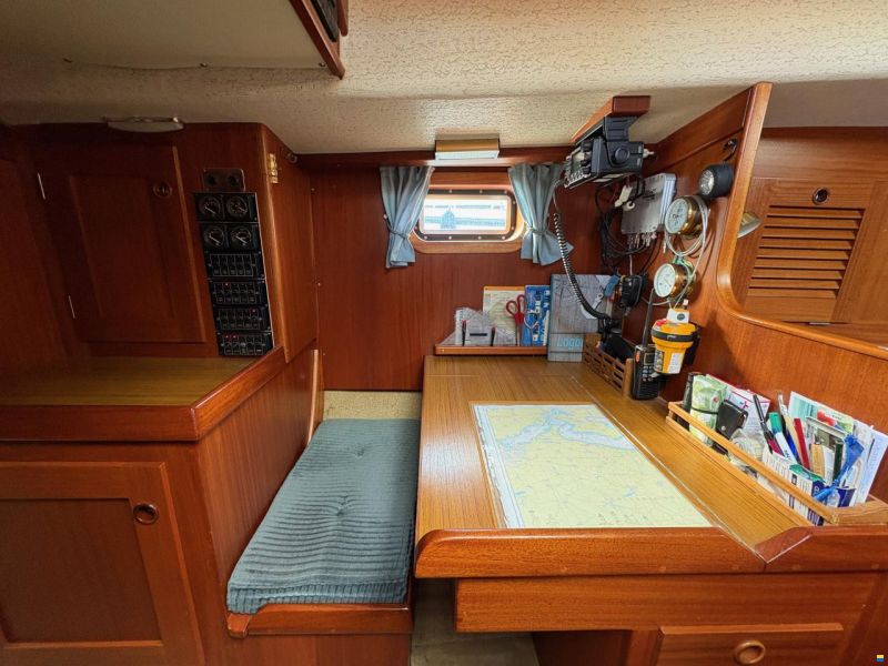 Hallberg-Rassy 352