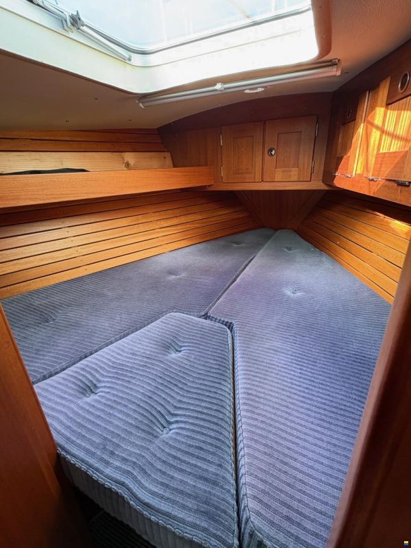 Hallberg-Rassy 352