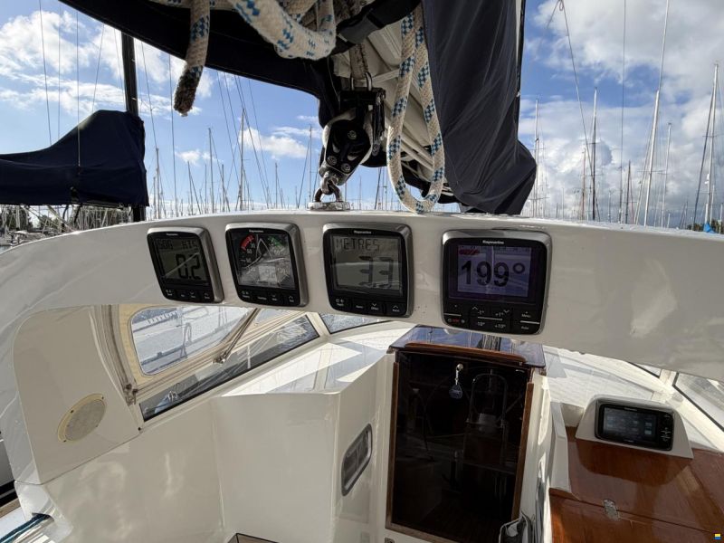 Impact Yachts 37