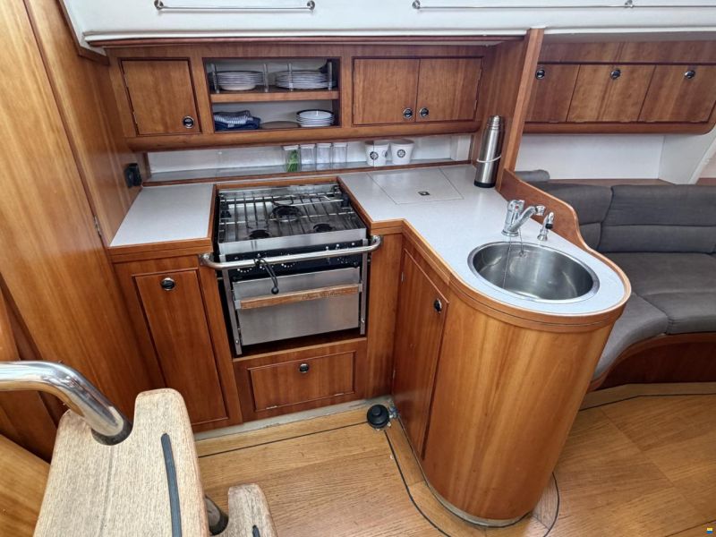Impact Yachts 37