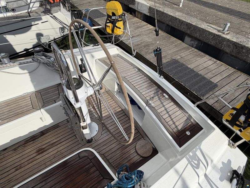 Impact Yachts 37