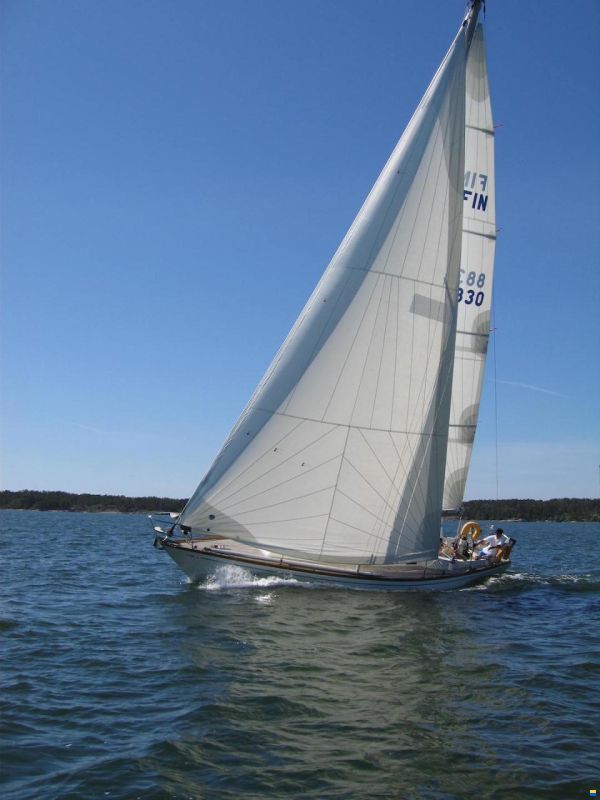 Nautors Swan 37
