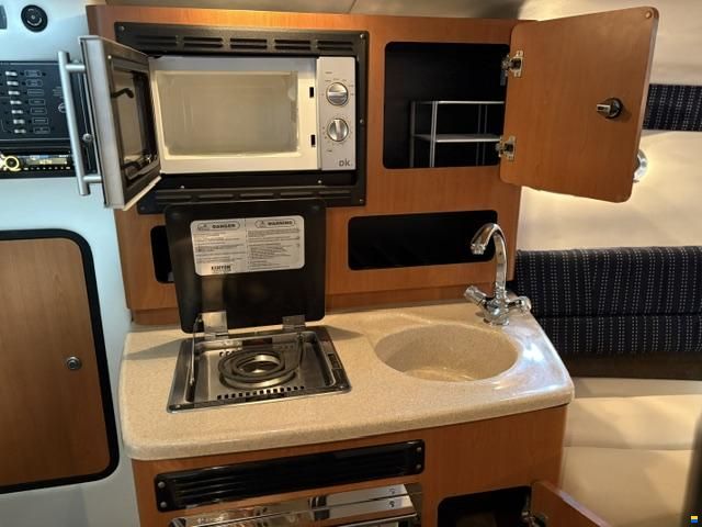 Crownline 250 CR, Bj. 2007 bei Yachtagentur Döring