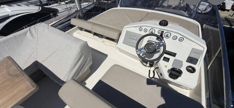 Cranchi E52F