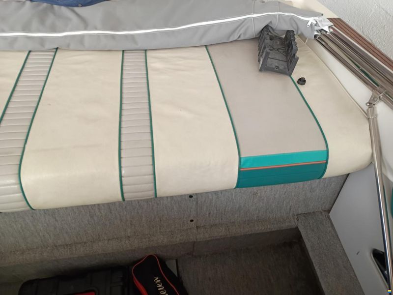Sea Ray Overnighter 220
