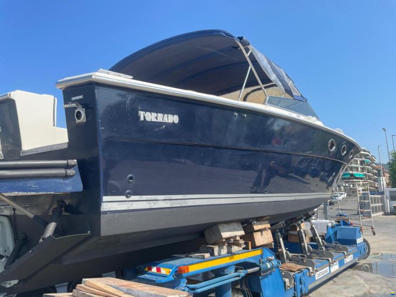 Tornado 38 Flush Deck