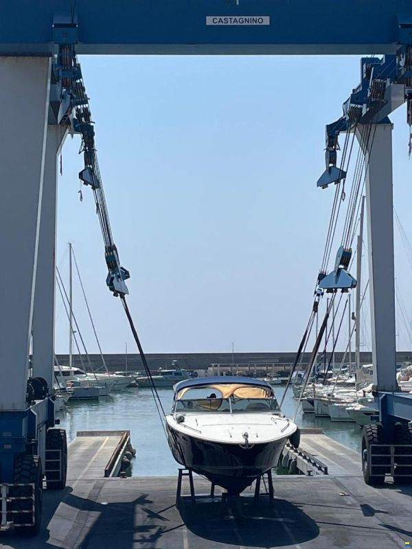 Tornado 38 Flush Deck