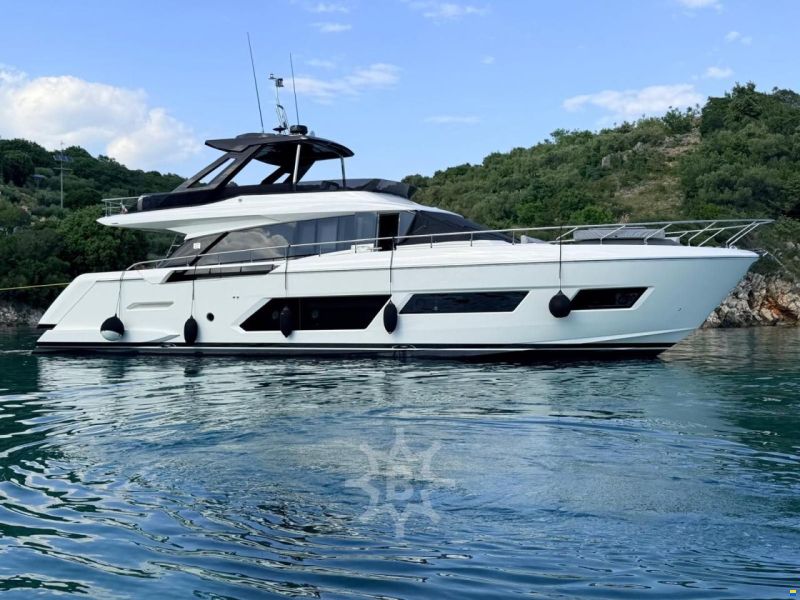 Ferretti 670