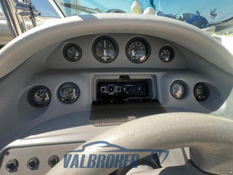 Sea Ray 220 Overnighter