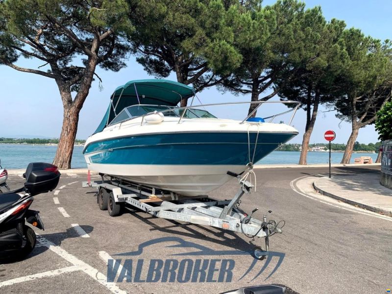 Sea Ray 220 Overnighter